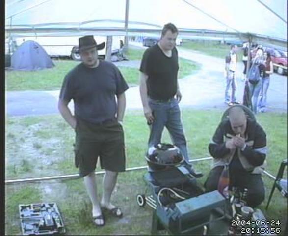 20040624201556-00.jpg
