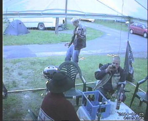 20040625035404-00.jpg